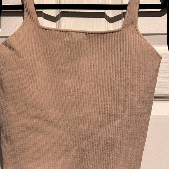 Bluivy Tan Ribbed Tank Top - Picture 2 of 3